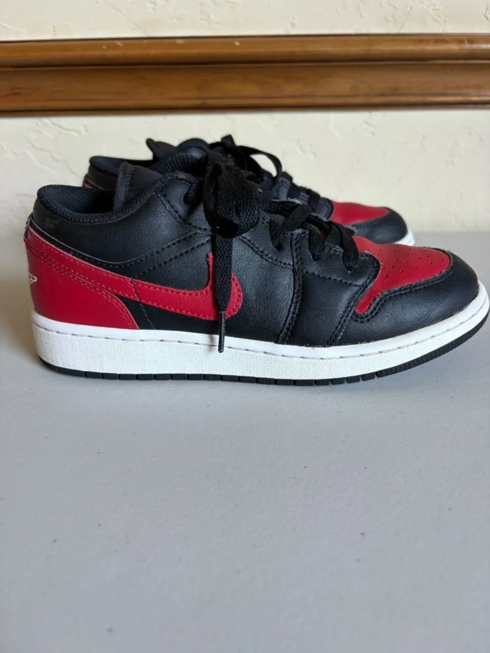 Nike Air Jordan 1 Low Grade Banned Black Varsity Red Iconic Wings Logo 553560-06